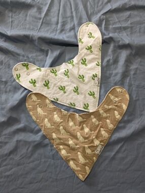 4/$20 Copper Pearl Baby Bandana Bibs EUC *S15